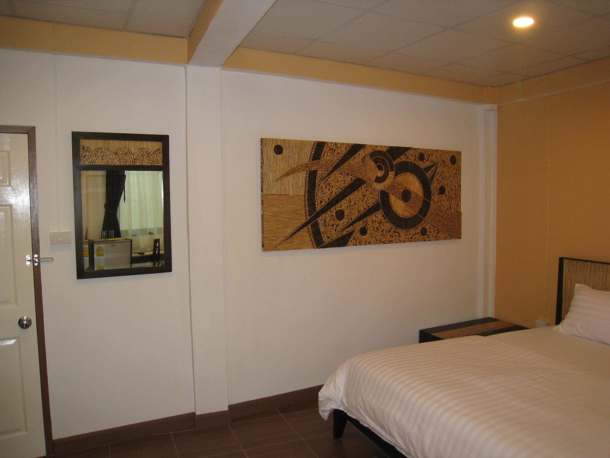 Baan Glang Soi Restaurant & Guesthouse Bangkok Dış mekan fotoğraf