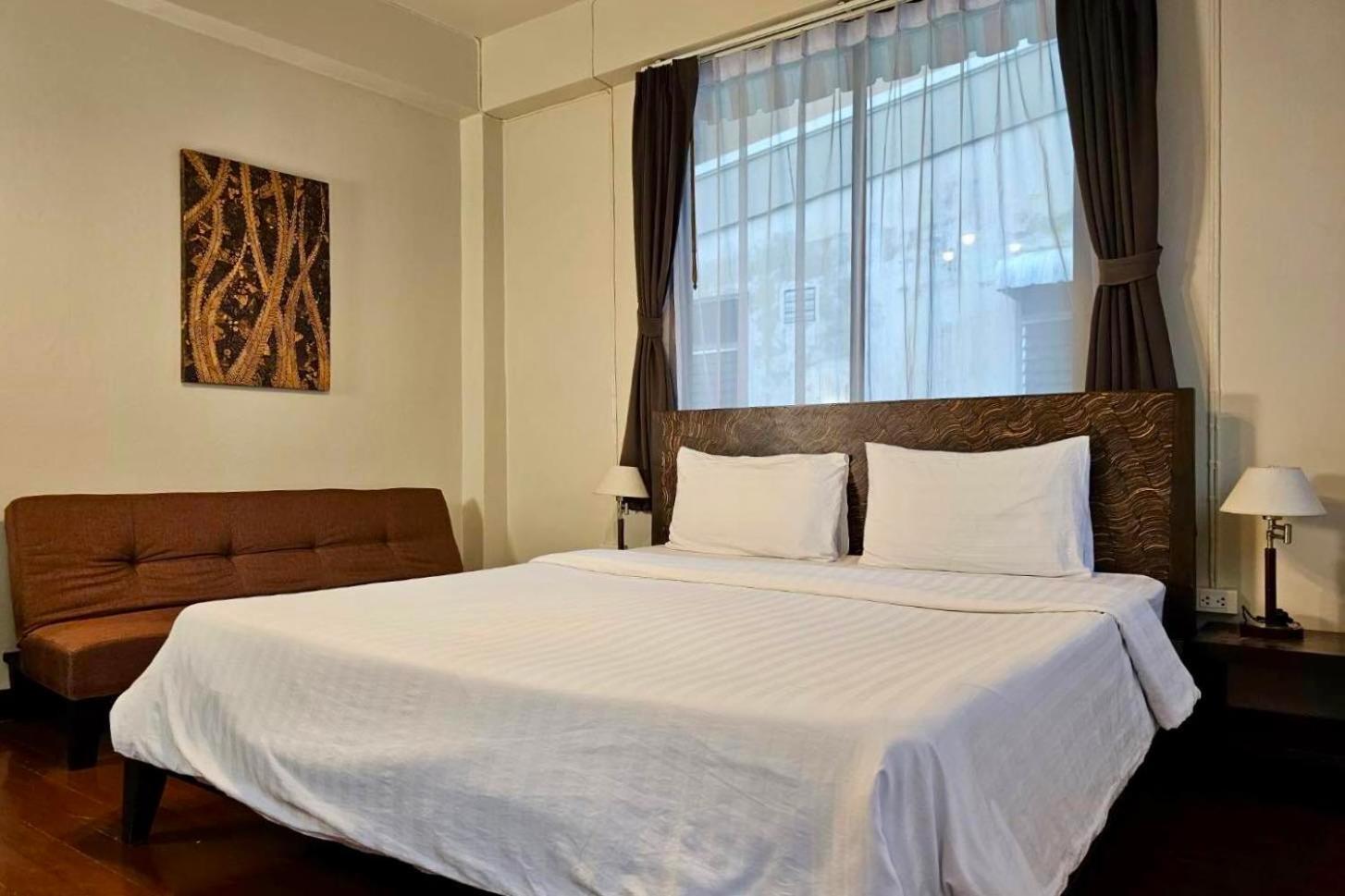 Baan Glang Soi Restaurant & Guesthouse Bangkok Oda fotoğraf