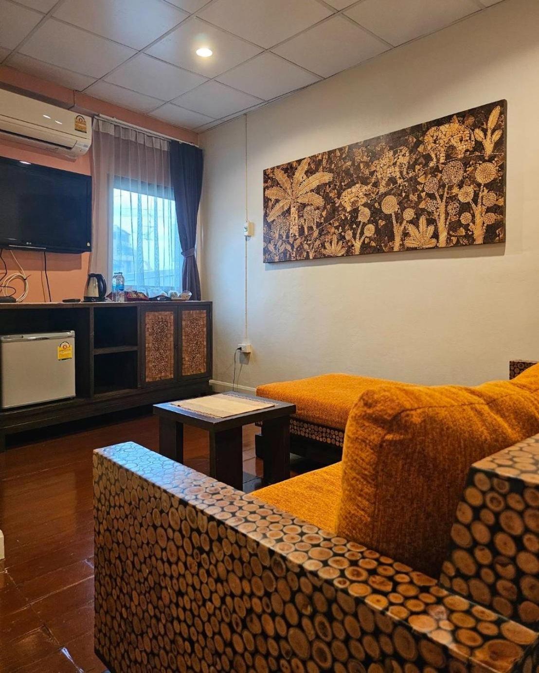 Baan Glang Soi Restaurant & Guesthouse Bangkok Oda fotoğraf