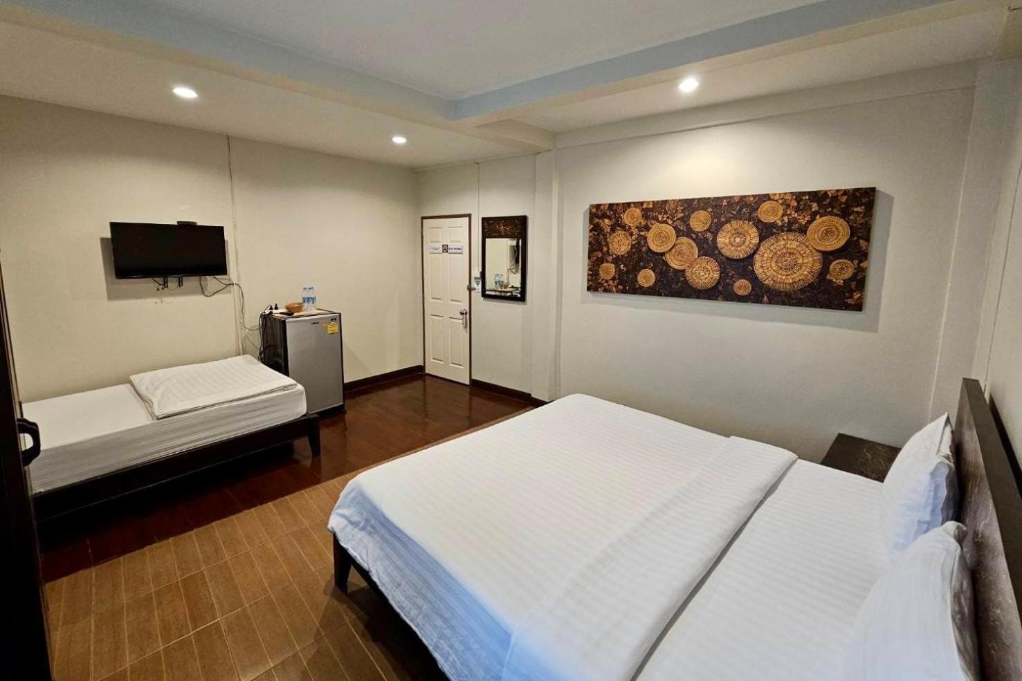 Baan Glang Soi Restaurant & Guesthouse Bangkok Oda fotoğraf