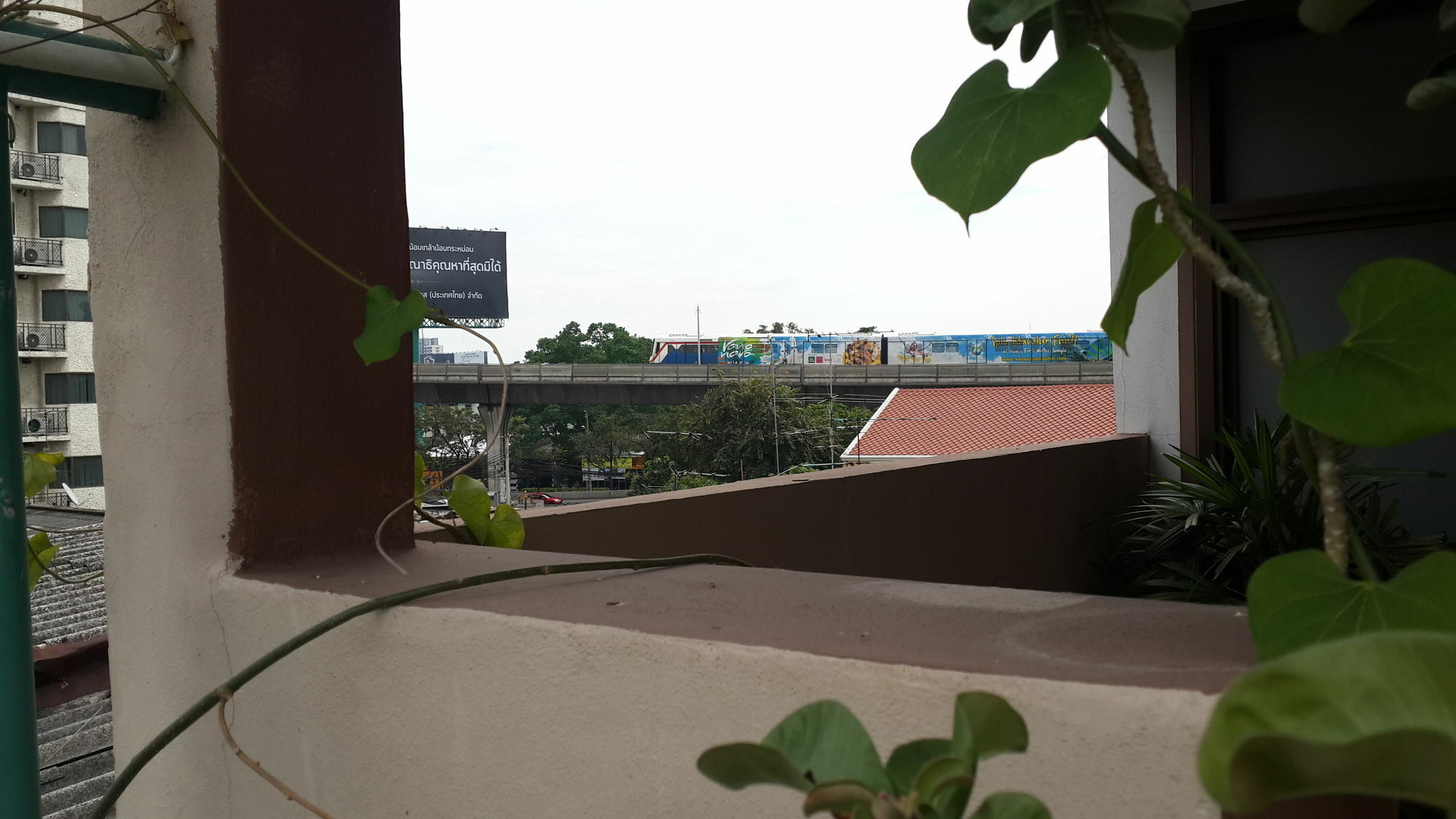 Baan Glang Soi Restaurant & Guesthouse Bangkok Dış mekan fotoğraf